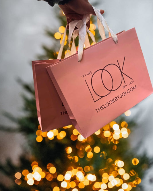 Peak Holiday Mode: Gift Shopping & Gorgeous Looks