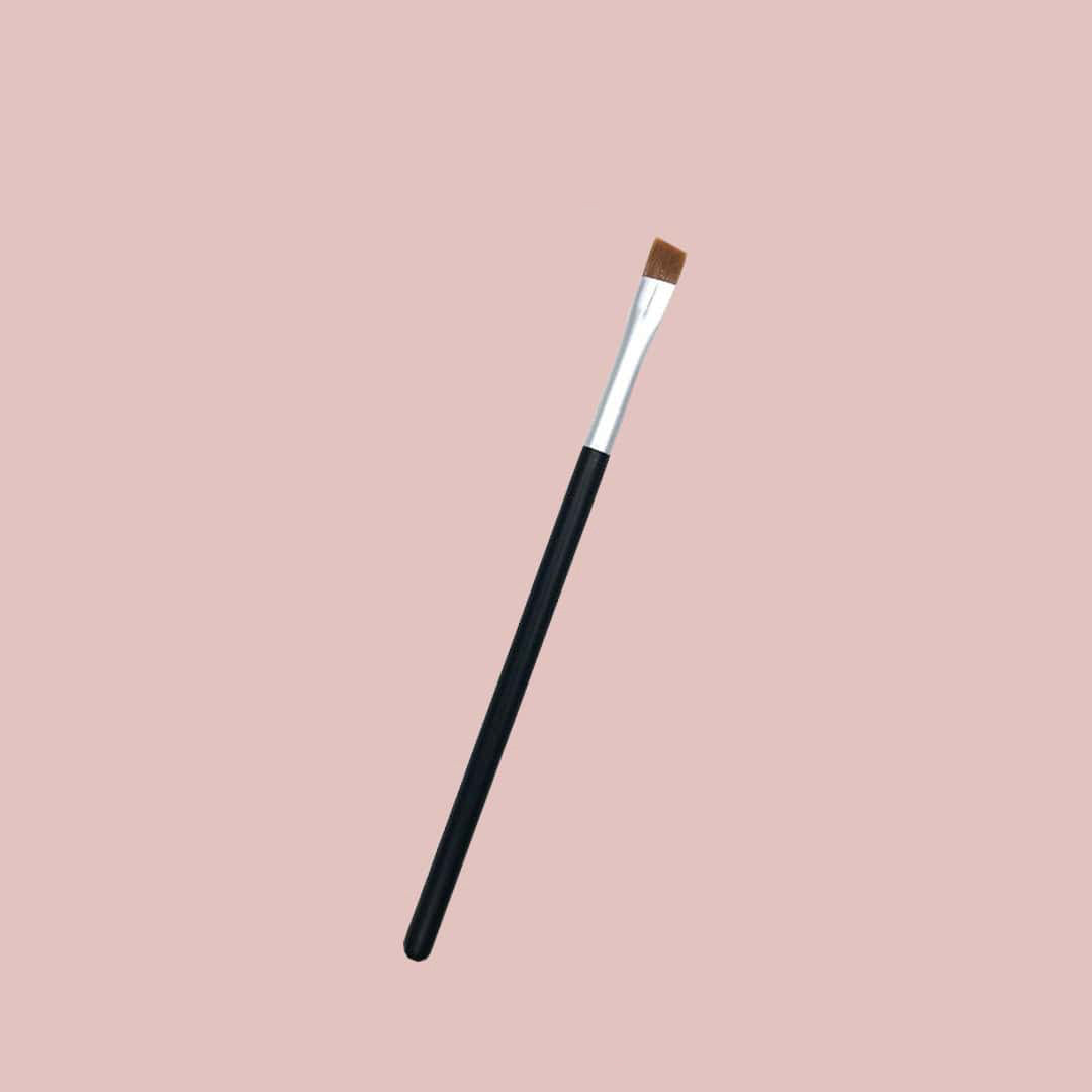 Angled Concealer Brush